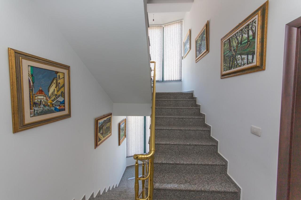Hotel Artisti Vlore Ngoại thất bức ảnh